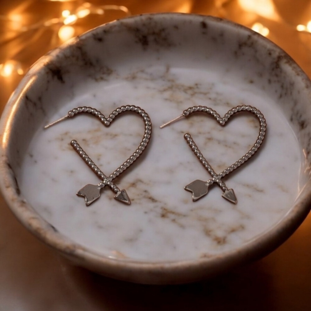 ✨️2 for $15✨️‎ NEW Women's Heart Shaped Arrow Fashion Earrings